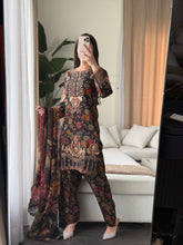 Load image into Gallery viewer, 3 pcs Stitched lawn suit Ready to Wear with Chiffon dupatta LAWN-MOH008
