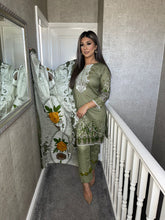 Load image into Gallery viewer, 3 pcs Stitched GREEN shalwar Suit Ready to wear lawn summer Wear with chiffon dupatta O-395A
