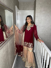 Load image into Gallery viewer, 3pc MAROON PEACH Embroidered Ghrara Shalwar Kameez with Net dupatta Stitched Suit Ready to wear HW-KHMAROON01
