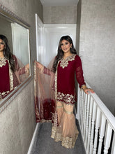 Load image into Gallery viewer, 3pc MAROON PEACH Embroidered Ghrara Shalwar Kameez with Net dupatta Stitched Suit Ready to wear HW-KHMAROON01
