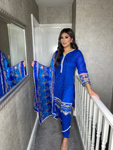 Load image into Gallery viewer, 3 pcs Stitched BLUE lawn CHICKEN KARI suit Ready to Wear with chiffon dupatta HW-SNCH01
