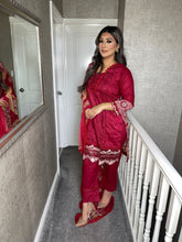 Load image into Gallery viewer, 3 pcs Stitched MAROON lawn CHICKEN KARI suit Ready to Wear with chiffon dupatta HW-SNCH02
