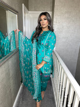 Load image into Gallery viewer, 3 pcs FEROZI Stitched lawn suit Ready to Wear with chiffon dupatta HW-SN07
