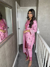 Load image into Gallery viewer, 3 pcs Stitched lawn suit Ready to Wear with chiffon dupatta HW-SN08
