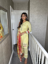 Load image into Gallery viewer, 3 pcs Stitched YELLOW lawn CHICKEN KARI suit Ready to Wear with chiffon dupatta HW-SNCH04
