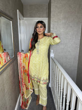 Load image into Gallery viewer, 3 pcs Stitched YELLOW lawn CHICKEN KARI suit Ready to Wear with chiffon dupatta HW-SNCH04
