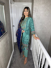 Load image into Gallery viewer, 3 pcs SAPHIRE Lilen shalwar Suit Ready to Wear with chiffon dupatta winter AK-44
