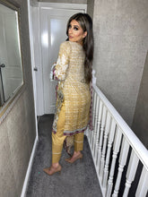 Load image into Gallery viewer, 3 pcs Stitched CREAM Gold lawn shalwar Suit Ready to wear lawn summer Wear with chiffon dupatta BN-540C
