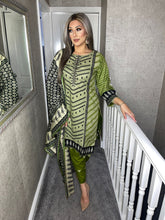 Load image into Gallery viewer, Stitched Green shalwar Suit Ready to wear Lilen winter Wear with lilen dupatta BS-134
