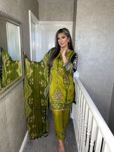 Load image into Gallery viewer, 3 pcs Olive Stitched lawn suit Ready to Wear with chiffon dupatta MB-154
