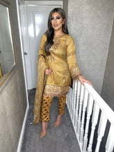 Load image into Gallery viewer, 3 pcs  Golden lawn shalwar Suit Ready to Wear with chiffon dupatta MB-11A
