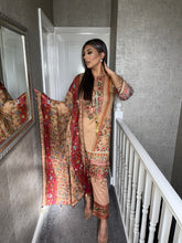 Load image into Gallery viewer, 3 pcs Stitched PEACH lawn suit Ready to Wear with chiffon dupatta SS-D02
