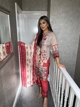 Load image into Gallery viewer, 3 pcs Stitched lawn suit Ready to Wear with chiffon dupatta SS-D06
