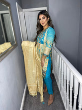 Load image into Gallery viewer, 3 pcs Sky Blue Lilen shalwar Suit Ready to Wear with Lilen dupatta winter SS-173B
