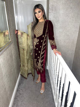 Load image into Gallery viewer, 3pc MAROON Velvet Embroidered Shalwar Kameez Stitched Suit Ready to wear HW-1271C
