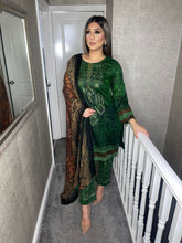 Load image into Gallery viewer, 3 pcs Stitched Green lawn shalwar Suit Ready to Wear with Chiffon dupatta AK-249

