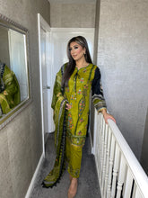 Load image into Gallery viewer, 3 pcs Olive Stitched lawn suit Ready to Wear with chiffon dupatta MB-154
