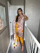 Load image into Gallery viewer, 3 pcs Stitched lawn suit Ready to Wear with chiffon dupatta SS-D05
