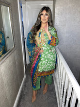 Load image into Gallery viewer, 3 pcs Green Lilen shalwar Suit Ready to Wear with Chiffon dupatta winter AK-42
