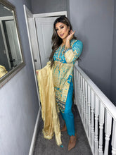 Load image into Gallery viewer, 3 pcs Sky Blue Lilen shalwar Suit Ready to Wear with Lilen dupatta winter SS-173B
