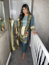 Load image into Gallery viewer, 3 pcs Stitched Stitched Suit Ready to wear Lilen winter Wear with lilen dupatta ZQ-32A
